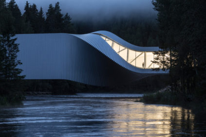 In Norvegia aperto il museo-ponte Kistefos progettato da BIG