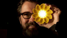 Olafur Eliasson Little Sun lampada fotovoltaica portatile