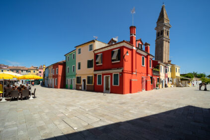 Burano, a colorful microcosm in the heart of the Venetian Lagoon ...