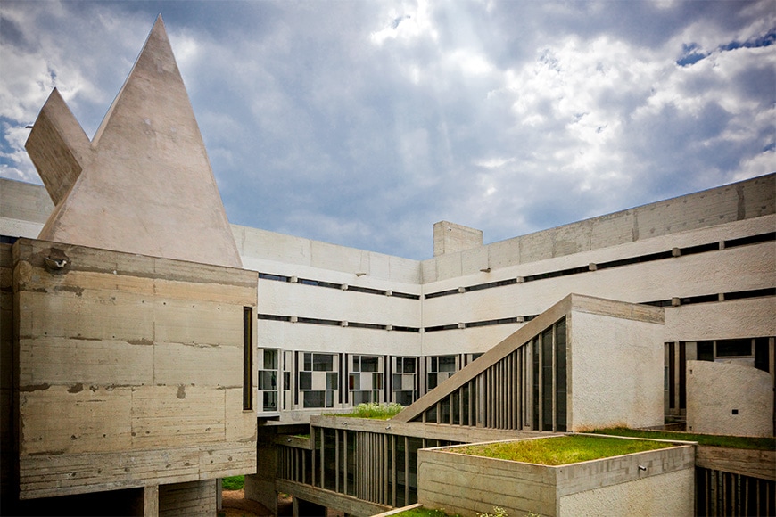 Le Corbusier, Convent of Sainte Marie de la Tourette, Eveux, courtyard